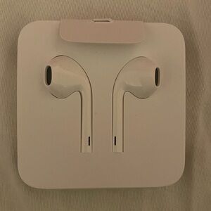Apple EarPods with Lightning Connector